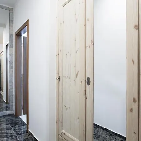 Luxury & Quiet Charming 2bds Near River - Nek2nd * Praag