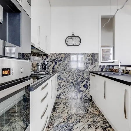 Luxury & Quiet Charming 2bds Near River - Nek2nd Apartmán Praha