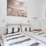 Apartment Luxury & Quiet Charming 2bds Near River - Nek2nd Prague