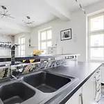 Apartment Luxury & Quiet Charming 2bds Near River - Nek2nd Prague