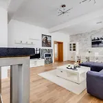 Luxury & Quiet Charming 2bds Near River - Nek2nd Apartment