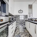 Luxury & Quiet Charming 2bds Near River - Nek2nd Apartment Prague