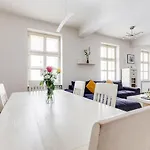 Luxury & Quiet Charming 2bds Near River - Nek2nd Apartment Prague