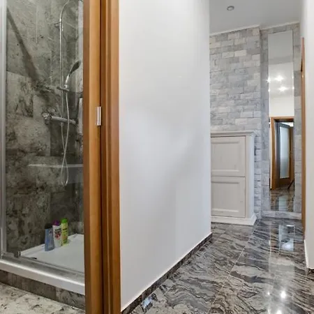 Luxury & Quiet Charming 2bds Near River - Nek2nd プラハ