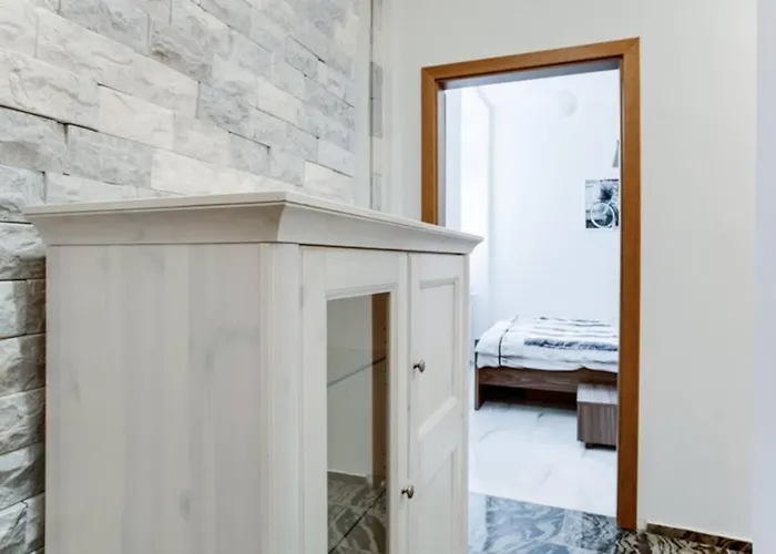 Luxury & Quiet Charming 2bds Near River - Nek2nd * Prague