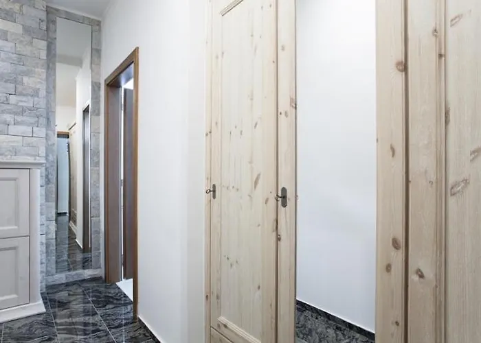 Luxury & Quiet Charming 2bds Near River - Nek2nd * Prague