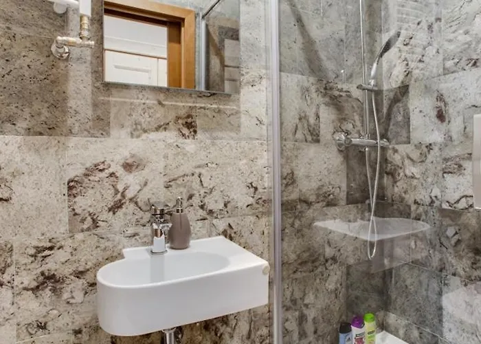 Luxury & Quiet Charming 2bds Near River - Nek2nd Lejlighed Prag
