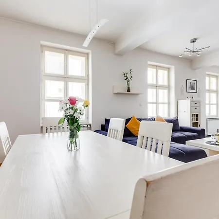 Luxury & Quiet Charming 2bds Near River - Nek2nd Apartament Praga